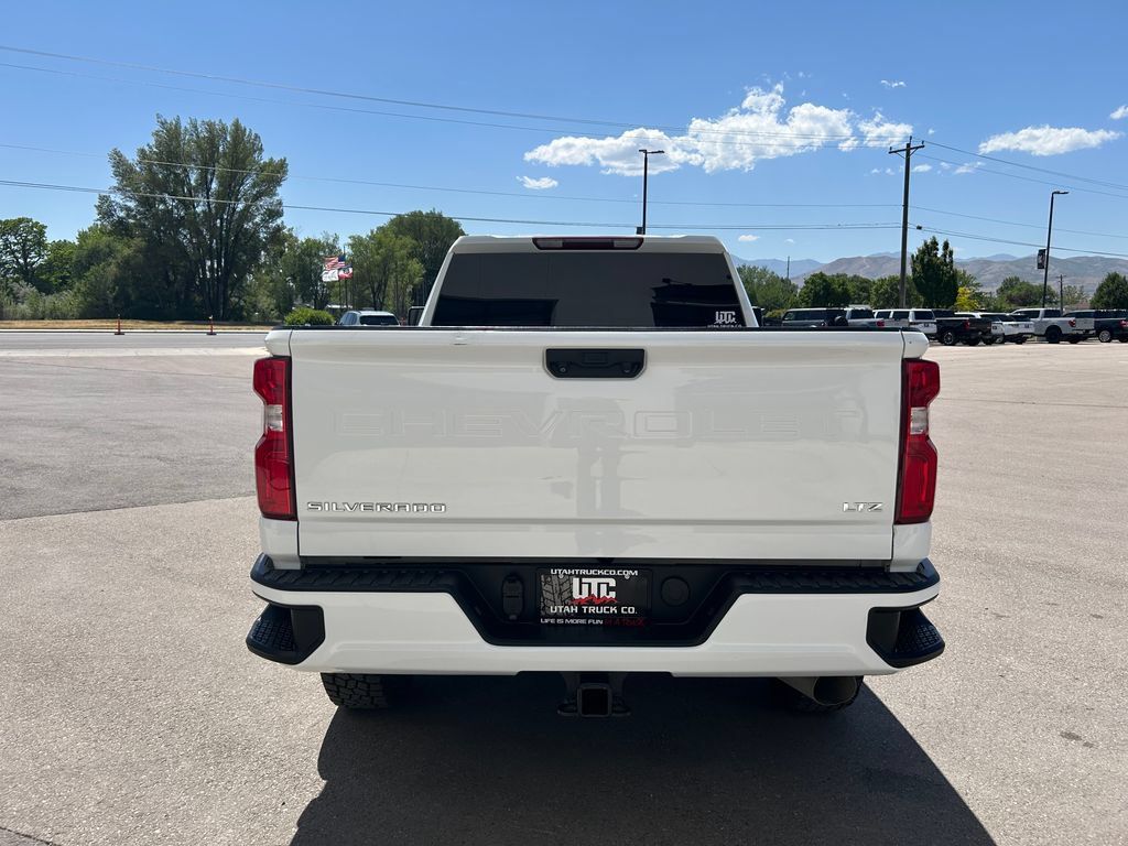 Used 2021 Chevrolet Silverado 2500 LTZ AWD/4WD image 6