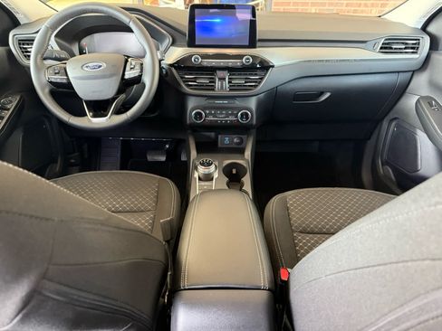 Certified 2023 Ford Escape Active AWD/4WD image 18
