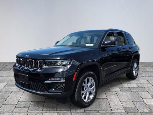 Used 2022 Jeep Grand Cherokee Limited AWD/4WD image 3