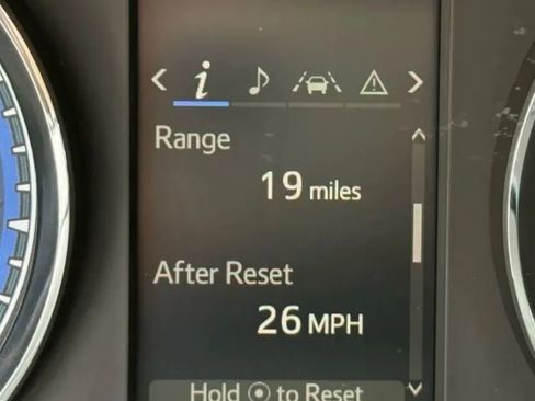 Used 2017 Toyota Corolla SE w/ Carpet Mat Package (TMS) image 10