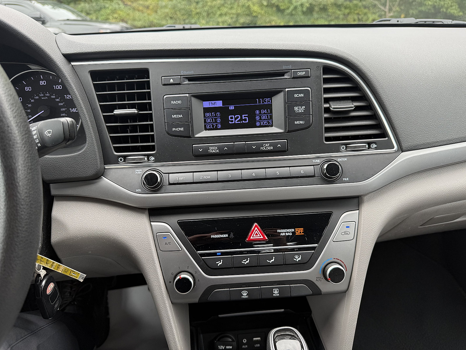 Used 2017 Hyundai Elantra SE FWD image 16