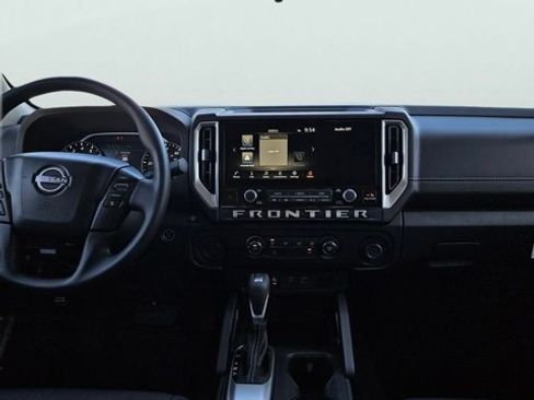 Certified 2025 Nissan Frontier SV RWD image 11