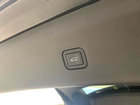 Used 2023 Buick Enclave Essence w/ Experience Buick Package image 9