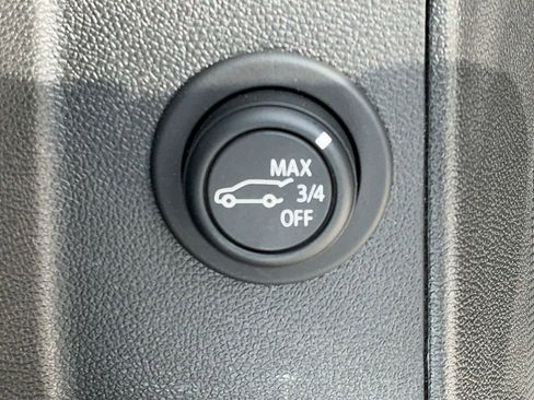 Used 2022 Chevrolet Equinox RS FWD image 17