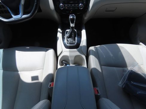 Used 2021 Nissan Rogue Sport SL w/ Premium Package FWD image 9