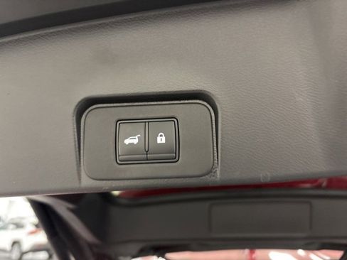 Used 2022 Nissan Rogue SL w/ SL Premium Package image 14