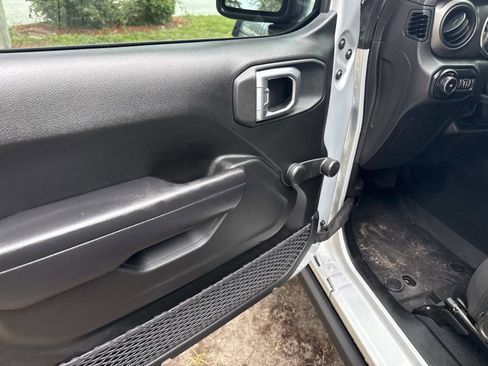 Used 2022 Jeep Wrangler Unlimited Sport AWD/4WD image 18