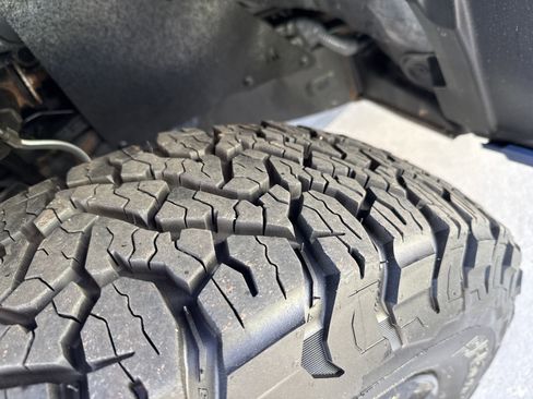 Used 2017 Toyota Tacoma SR5 w/ Tow Package image 12