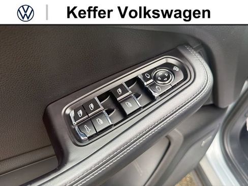 Used 2022 Porsche Macan S AWD/4WD image 15