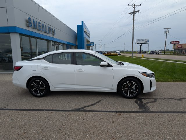 Used 2025 Nissan Sentra SV FWD image 2