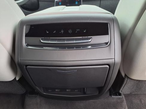 Certified 2026 Cadillac Escalade Platinum Sport w/ LPO, ONYX Package AWD/4WD image 17