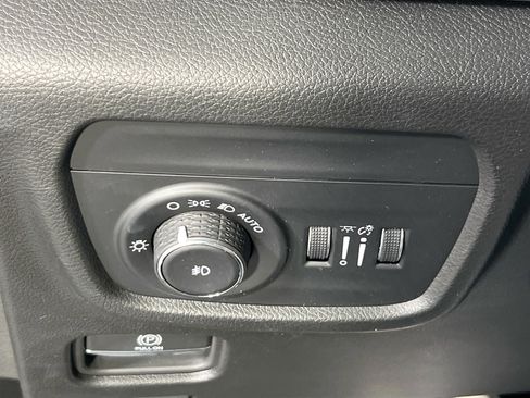 Used 2023 Jeep Grand Cherokee Summit w/ Adv Protech Group IV image 10