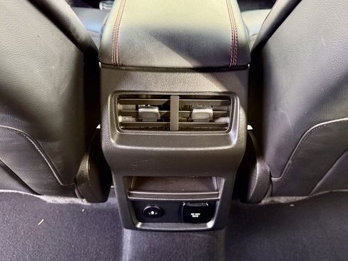 Certified 2024 Ford Edge ST-Line image 33