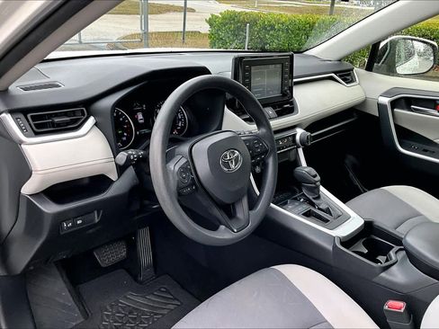 Used 2019 Toyota RAV4 XLE image 18