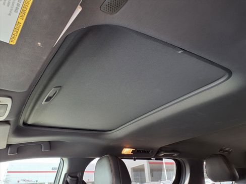 Used 2021 Toyota Sienna XSE image 17