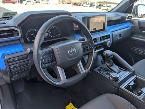 Used 2025 Toyota Tacoma TRD Off-Road image 10