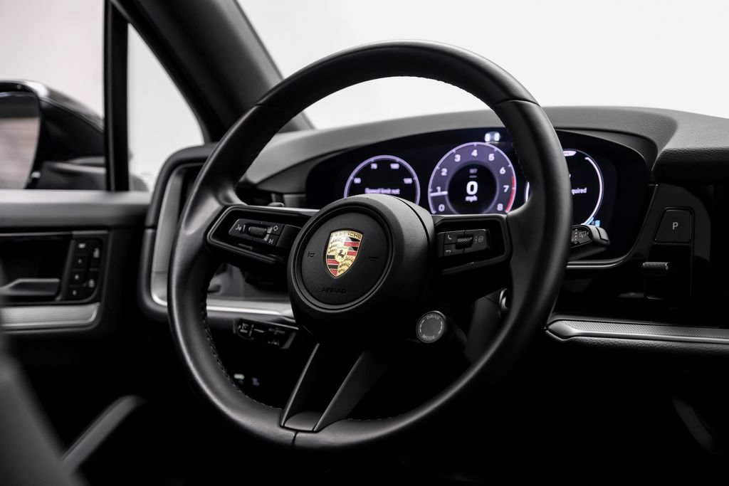 Used 2024 Porsche Cayenne AWD/4WD image 22
