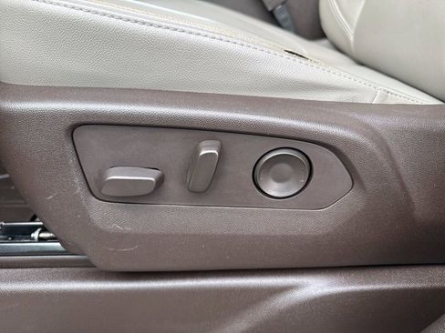 Used 2021 Chevrolet Tahoe Z71 w/ Z71 Signature Package image 11