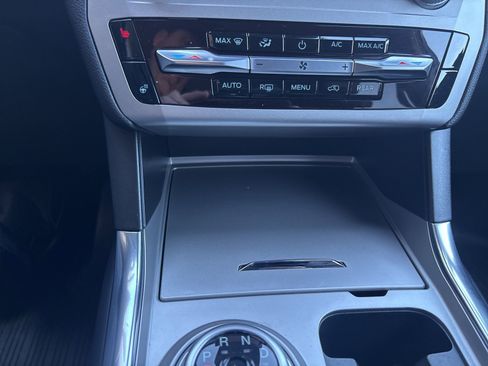 Certified 2022 Ford Explorer XLT w/ Equipment Group 202A image 29