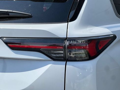 New 2026 Mitsubishi Outlander SEL FWD image 27