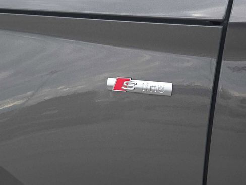 Used 2025 Audi Q5 2.0T Premium image 8