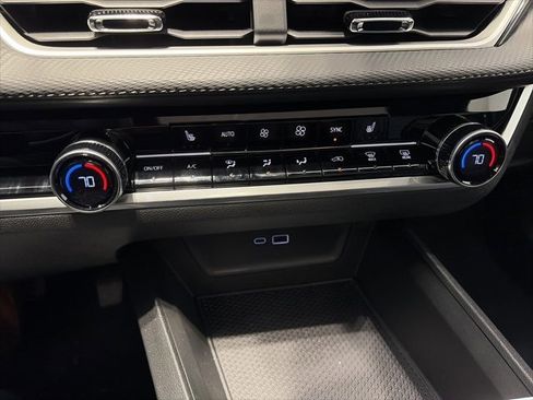 New 2026 Chevrolet Equinox LT w/ Convenience Package II image 19