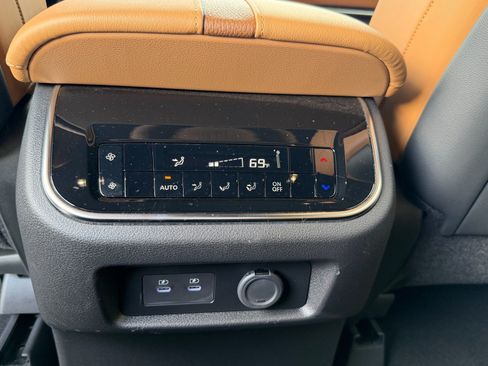 Certified 2025 Nissan Armada SL w/ Captain's Chari Seat Package RWD image 14