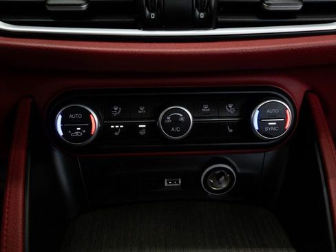 Used 2021 Alfa Romeo Stelvio Ti w/ Nero Edizione image 31