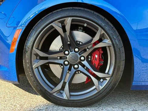 Used 2017 Chevrolet Camaro SS image 28