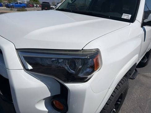 Used 2016 Toyota 4Runner SR5 AWD/4WD image 19