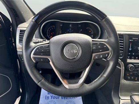 Used 2018 Jeep Grand Cherokee Overland AWD/4WD image 22