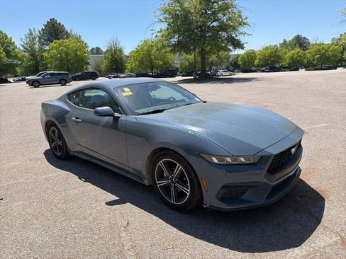 Used 2025 Ford Mustang Coupe RWD image 7