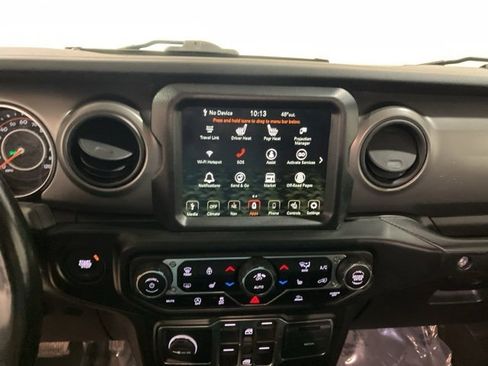 Used 2022 Jeep Gladiator Willys image 15