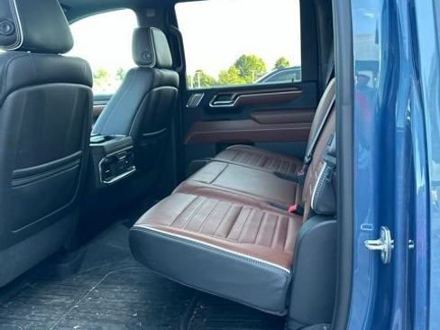 Used 2024 GMC Sierra 2500 Denali Ultimate AWD/4WD image 3