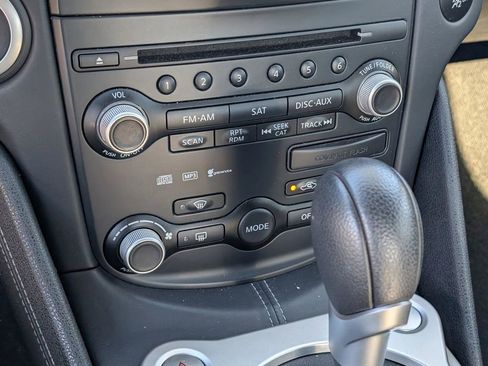 Used 2009 Nissan 370Z Touring image 27