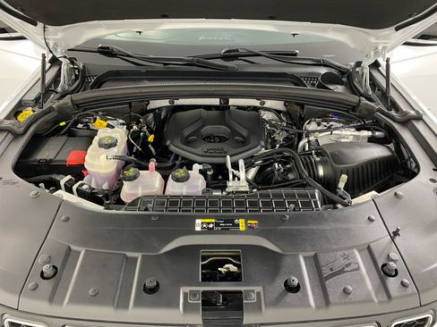 Used 2022 Jeep Grand Cherokee Overland w/ MOPAR Finishing Package AWD/4WD image 31