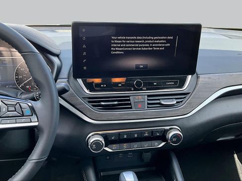 Certified 2024 Nissan Altima 2.5 SV w/ SV Premium Package FWD image 7