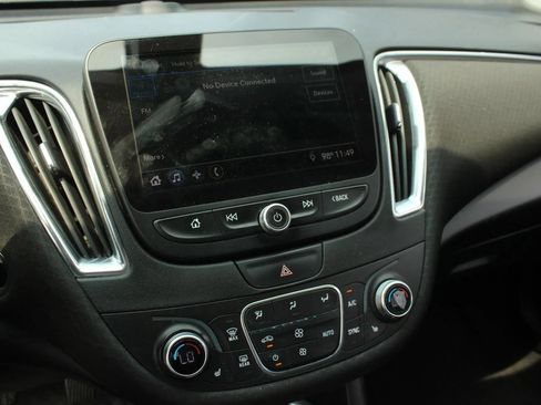 Used 2019 Chevrolet Malibu LT FWD image 27