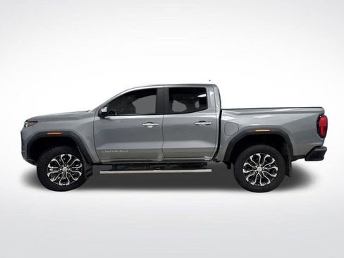 Used 2024 GMC Canyon Denali image 14
