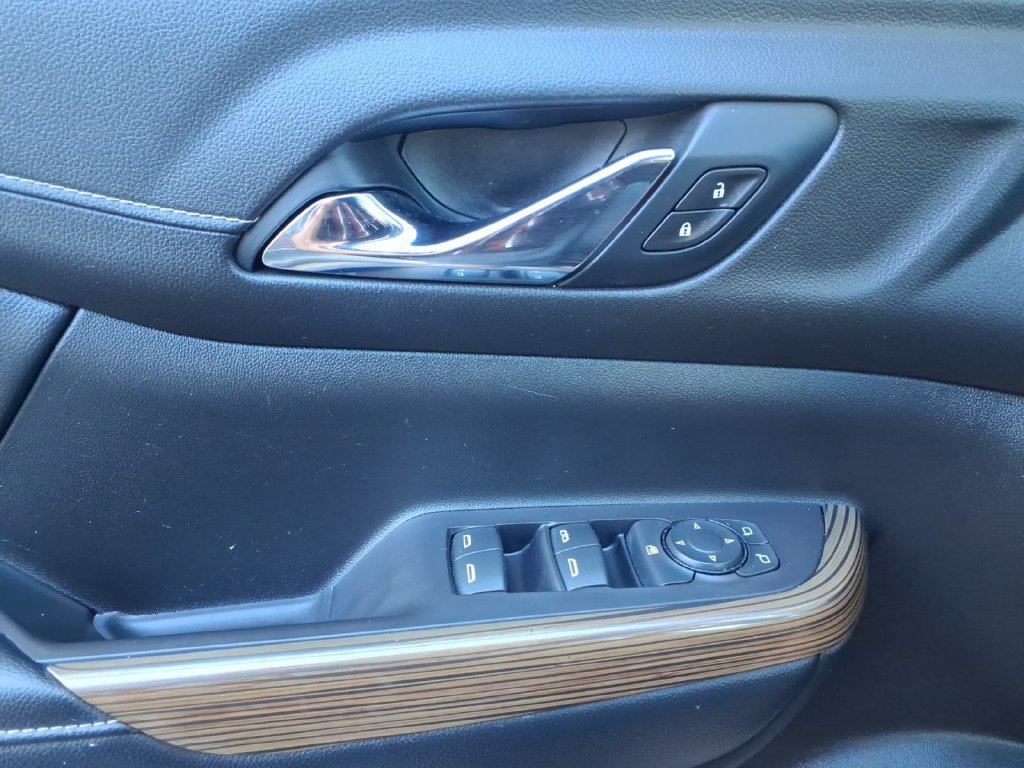 Used 2020 GMC Acadia SLE w/ Driver Convenience Package FWD image 13