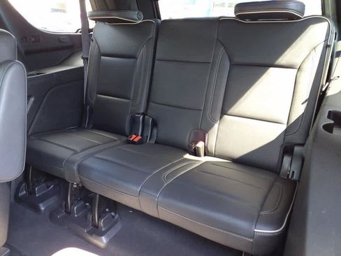 Used 2021 Chevrolet Tahoe Premier AWD/4WD image 11