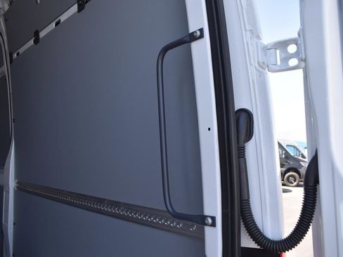 New 2025 Mercedes-Benz Sprinter 2500 image 17