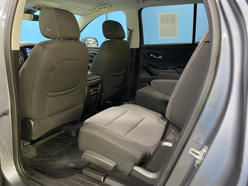 Used 2020 Chevrolet Traverse LT image 33