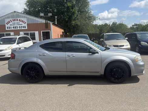 Used 2014 Dodge Avenger SE w/ Blacktop Package FWD image 4