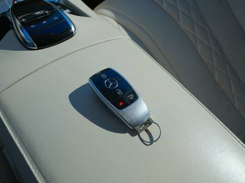 Used 2019 Mercedes-Benz S 560 Sedan image 9