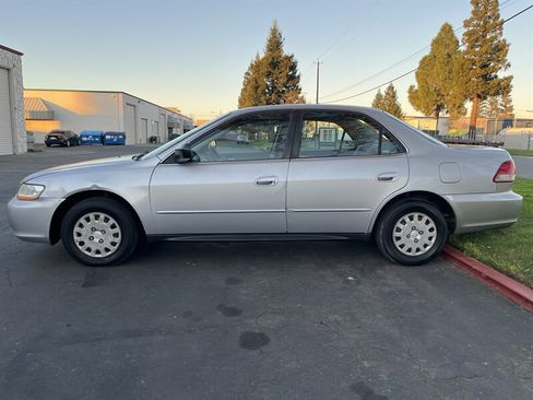 Used 2002 Honda Accord VP image 8
