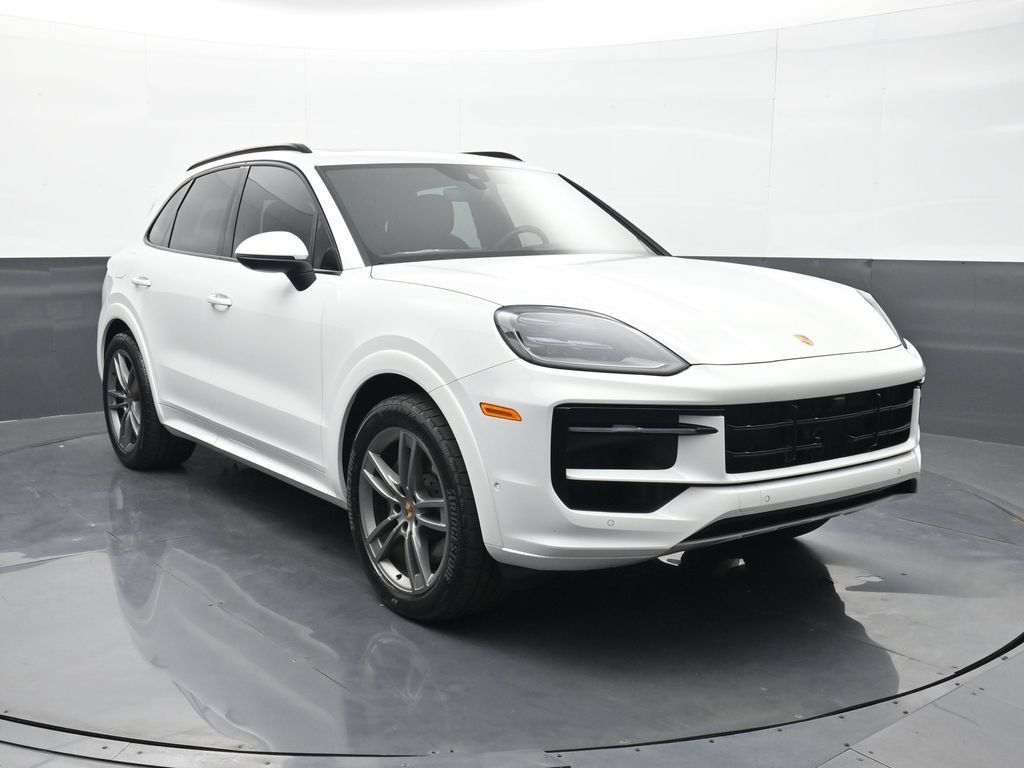 Certified 2025 Porsche Cayenne AWD/4WD image 22
