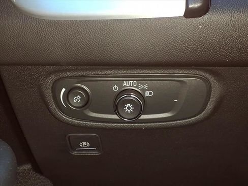 Used 2024 GMC Terrain SLE w/ Elevation Edition FWD image 11