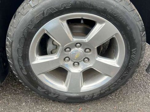 Used 2019 Chevrolet Tahoe LT w/ Luxury Package image 12