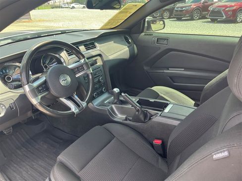 Used 2014 Ford Mustang GT RWD image 9